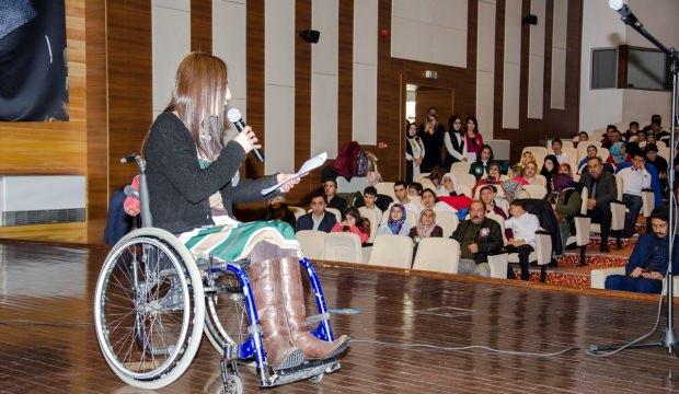 Kahramankazan'da engelli öğrenciler gösteri sundu