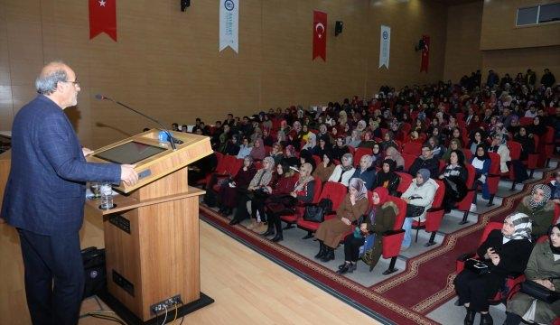 Bayburt'ta "Sünneti Anlamak" konulu konferans düzenlendi