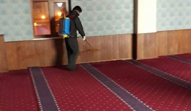 Özalp'ta camiler dezenfekte edildi