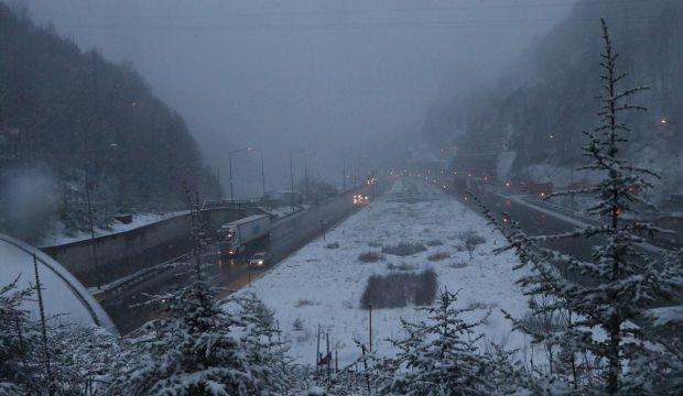 Bolu Dağı'nda yoğun kar yağışı