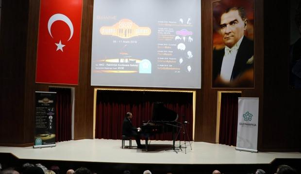 Piyanist Gökhan Aybulus Tekirdağ'da konser verdi