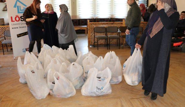 LÖSEV'den 26 aileye gıda yardımı