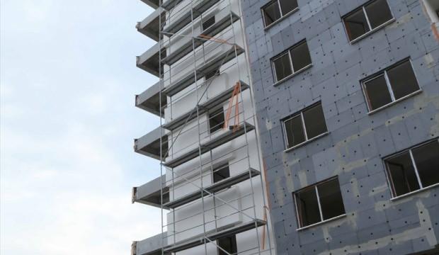 Samsun'da inşaattan düşen 2 işçiden biri öldü