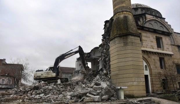 Tarihi cami yıkılıp yeniden inşa edilecek