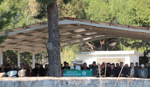 GÜNCELLEME - Antalya'da otomobilde iki kişi ölü bulundu