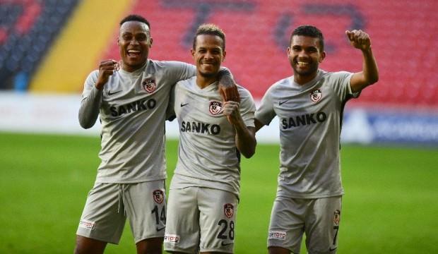 Gazişehir'den Karabükspor'a yarım düzine gol
