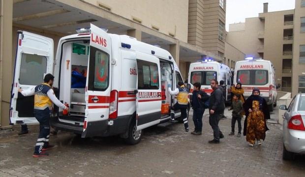 Şanlıurfa'da öğrenci servisi ile otomobil çarpıştı: 12 yaralı