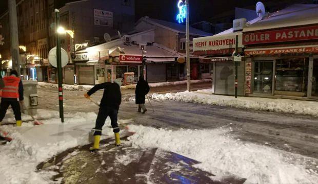 Akşehir'de kar temizlik çalışması başlatıldı