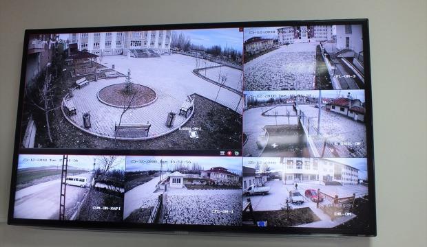 Ulaş'ta okullar 64 sabit kamerayla  izleniyor