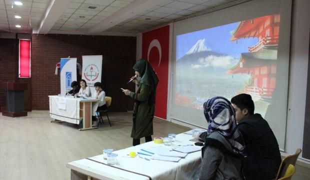 Tuşba'da "3. Geleneksel Münazara Programı" başladı