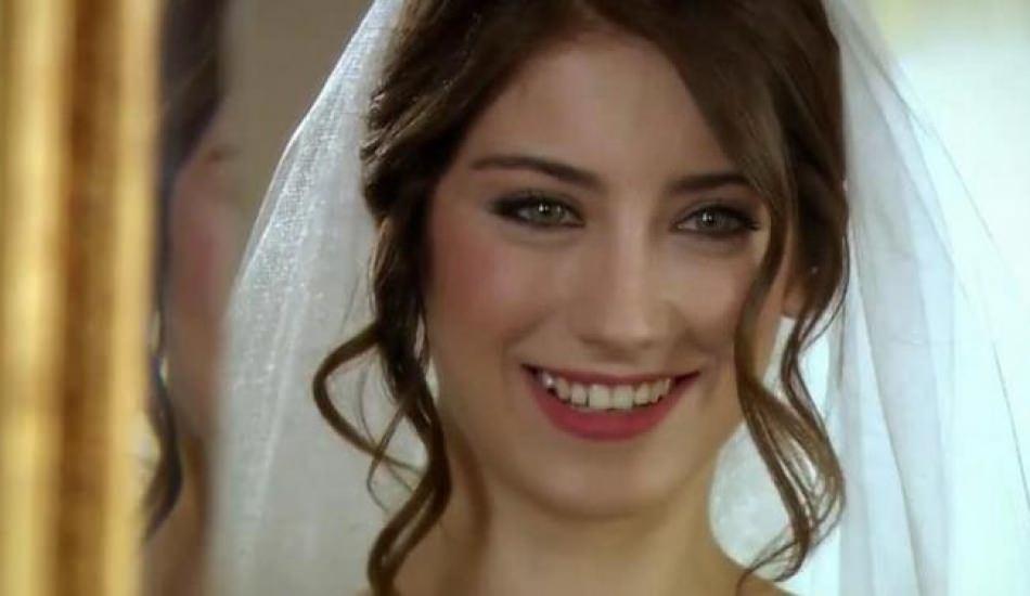 Hazal Kaya'nın düğün davetiyesi basıldı!