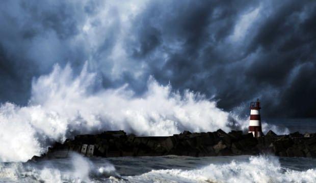 İstanbul'da deniz ulaşımına fırtına engeli