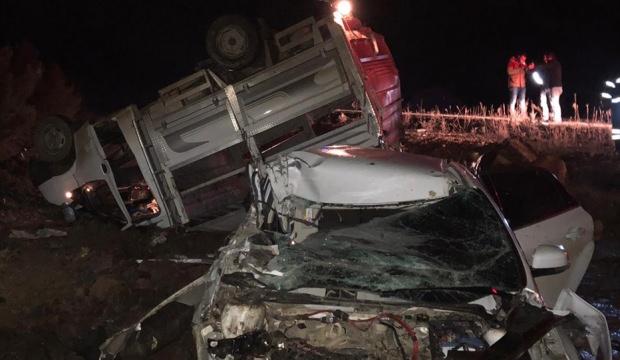 Uşak'ta trafik kazası: 3 yaralı