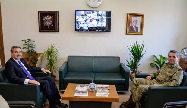 Tuğgeneral Erdin'den Milli Eğitim Müdürü Arpacı'ya ziyaret