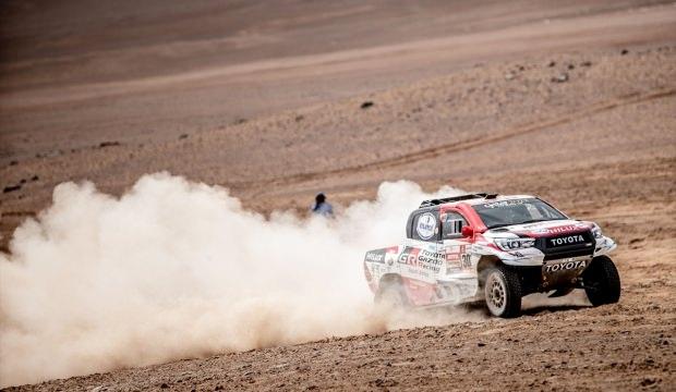 Toyota, Dakar Rallisi'nde liderliğe yükseldi