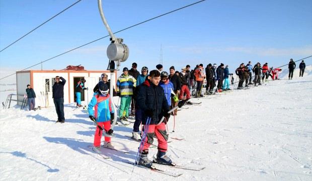Bitlis kayak merkezinde yarıyıl tatili yoğunluğu