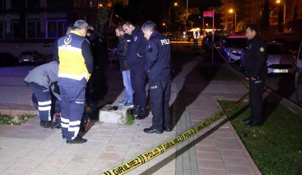 Adana'da kaldırımda ceset bulundu