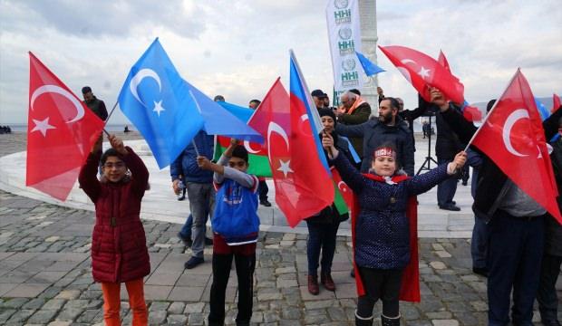 İzmir'de Uygur Türklerine destek mitingi