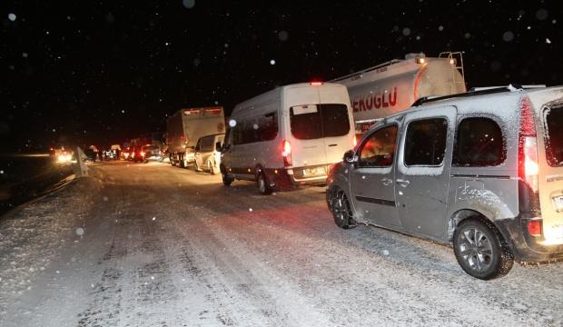 Erzurum-Ağrı ve Erzurum-Bingöl kara yolları ulaşıma açıldı
