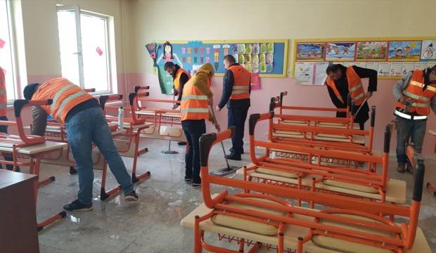 Okulların tamirat ve tadilatını hükümlüler yapıyor