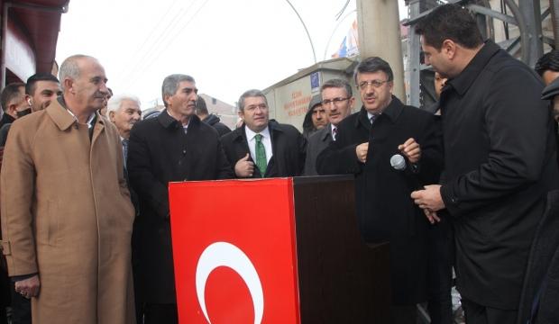 AK Parti'den Özalp'ta aday tanıtımı