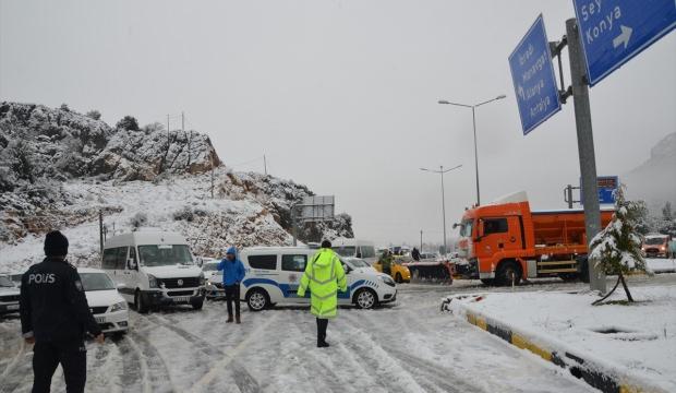 Antalya-Konya kara yolunda zincirleme kaza