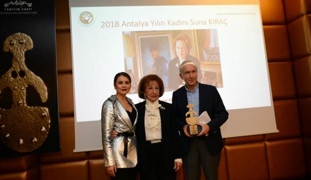Suna Kıraç'a, "Yılın Kadını" ödülü verildi