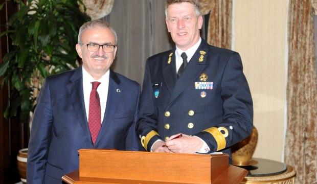 NATO Komutanı Tuğamiral Boots'dan Vali Karaloğlu'na ziyaret