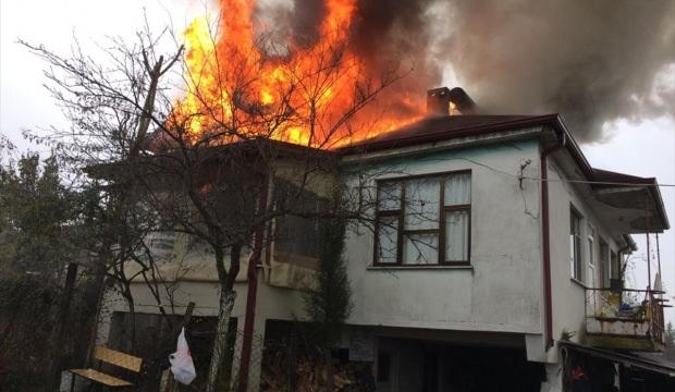 Ferizli'de ev yangını