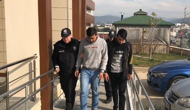 İzmir'de hırsızlık yapan 4 kişi tutuklandı