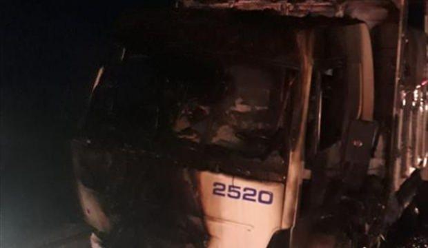 Şanlıurfa'da mısır yüklü kamyon yandı