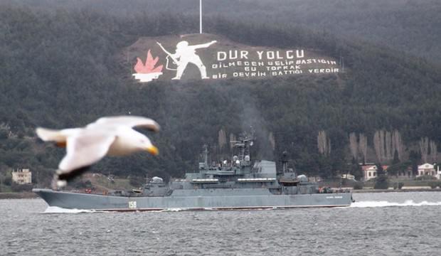Rus savaş gemileri Çanakkale Boğazı'ndan geçti