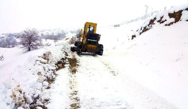 Malatya’da kar nedeniyle kapanan yollar ulaşıma açıldı