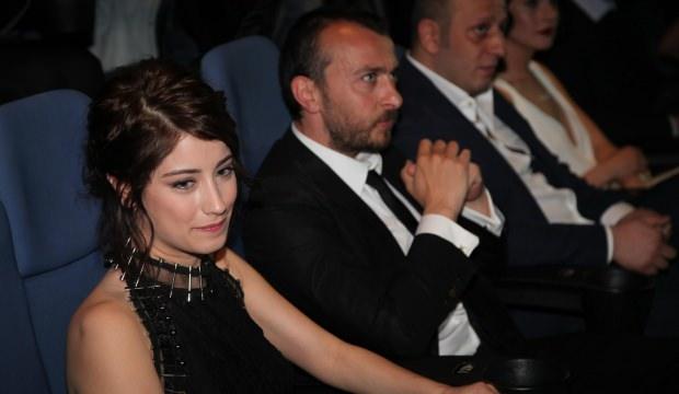 Bizim Hikaye على تويتر Bizimhikaye Ailesi Olarak Hazal Kaya Ve Ali Atay A Bir Omur Boyu Mutluluklar Dileriz Hazalkaya110