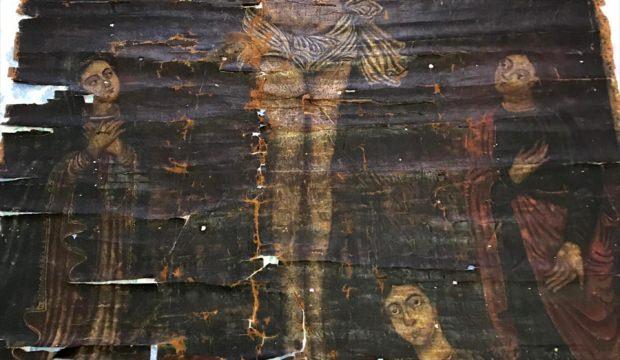 Hz. İsa'nın 13. yüzyıla ait çarmıh tablosunun ele geçirilmesi