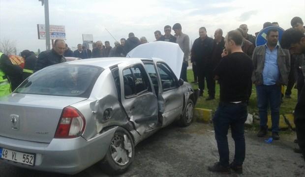Aydın'da iki otomobil çarpıştı: 5 yaralı
