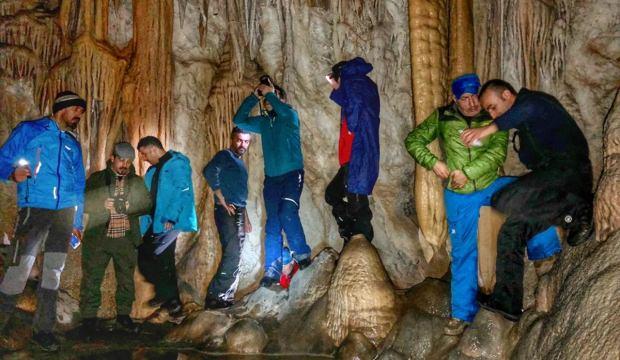 Hakkari'de Oryeta Sarkıt Mağarası'na yürüyüş