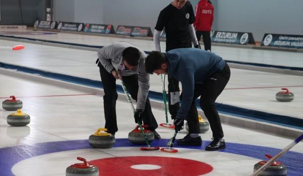 Atatürk Üniversitesi curlingde geleneği bozmadı