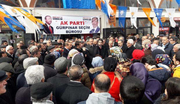 AK Parti Gürpınar'da seçim bürosu açtı