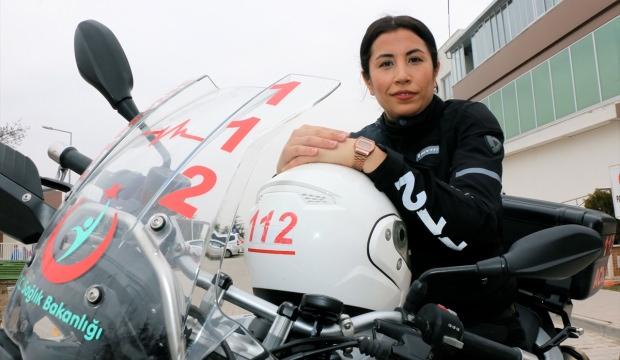 Kadın sağlıkçı vakalara motosikletle ulaşıyor