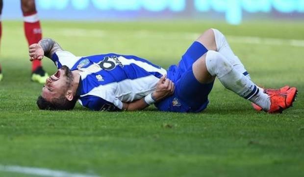 Alex Telles'ten Porto'yu yıkan haber!