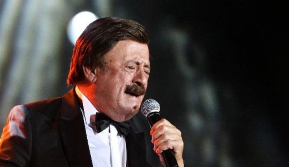 Selami Şahin'in sahnede gözyaşlarını tutamadığı o anlar