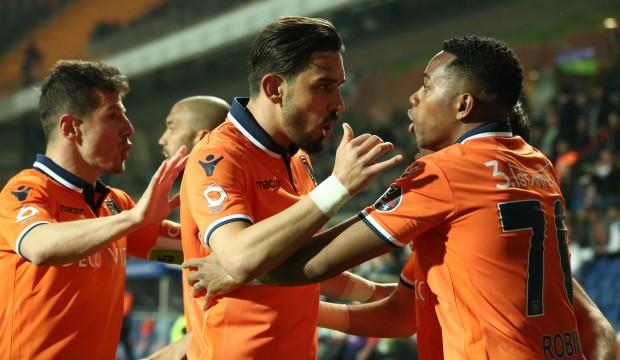 Lider Başakşehir zirvede farkı korudu!