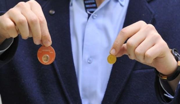 Düğünlerin yeni takısı! Çeyrek gram altın...