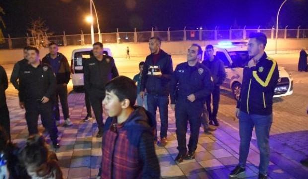 Kavga ihbarına giden polislere pasta sürprizi