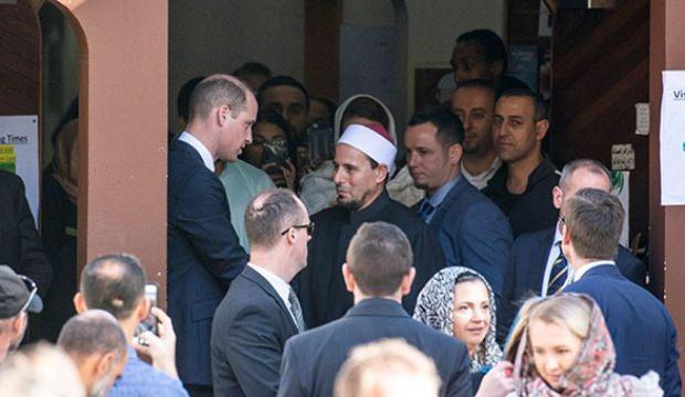 Prens William'dan camiye önemli ziyaret