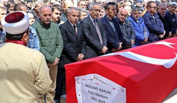 Asansör boşluğuna düşerek yaşamını yitiren polis toprağa verildi