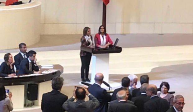 HDP'li vekiller Meclis'te kürsüyü işgal etti