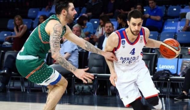 Anadolu Efes seriye kazanarak başladı!