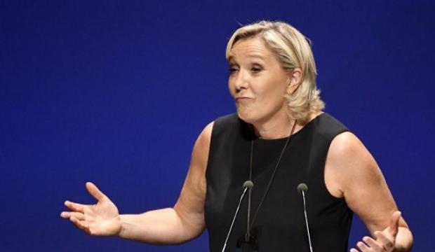 Le Pen'e büyük şok! Parayı geri istediler
